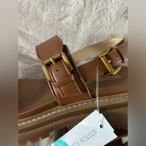 Michael Kors Kailey lug sandal - Picture 4 of 13